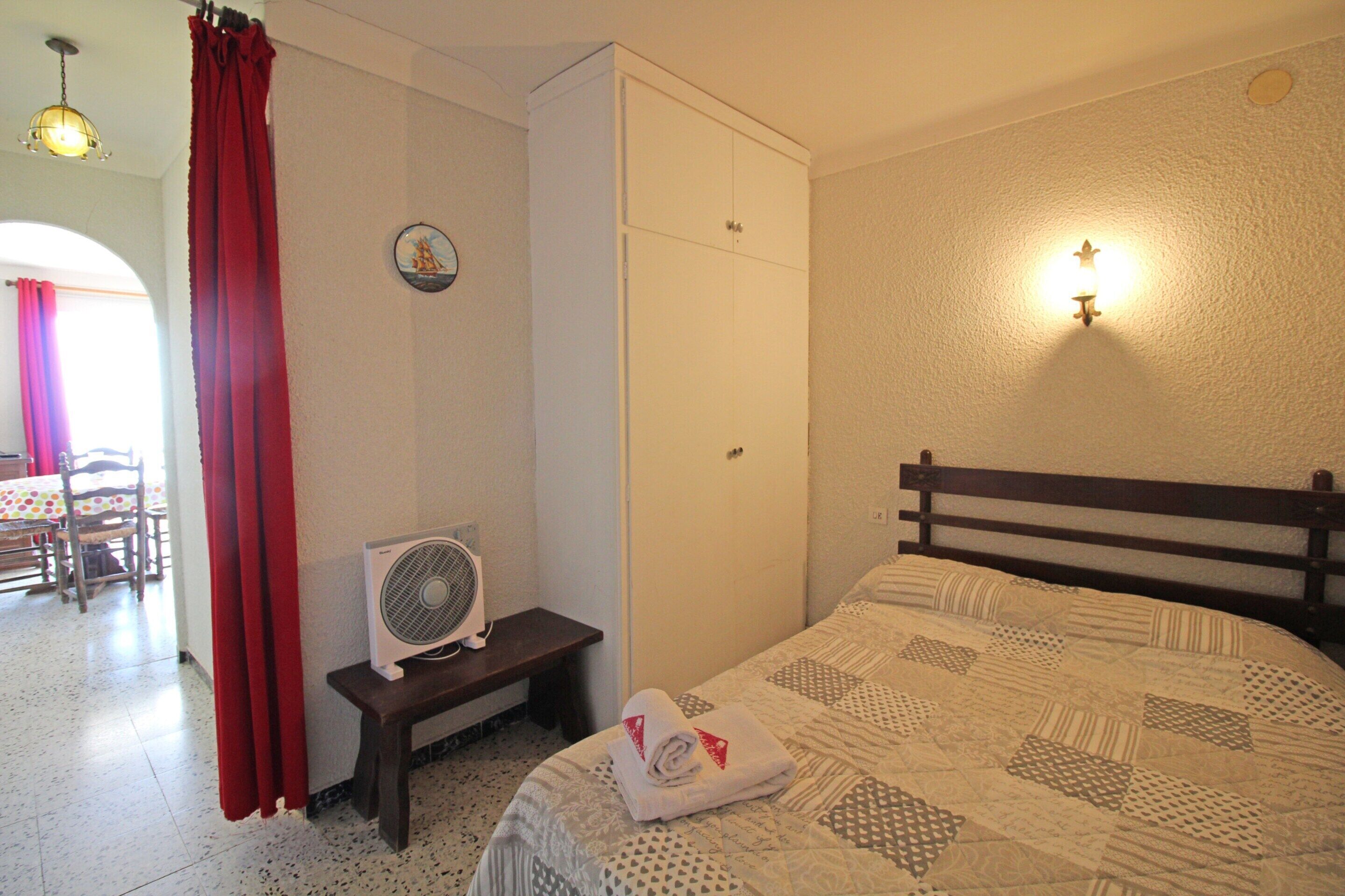 Apartment | 1 bilik tidur, seterika/papan seterika 
