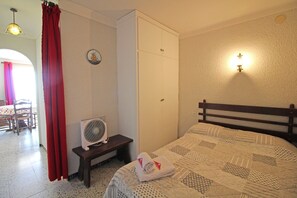 Apartment | 1 bedroom, iron/ironing board - Studio in Empuriabrava With Sea Views (Castello d'Empuries)