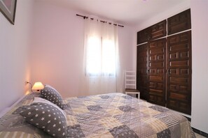 2 bedrooms, iron/ironing board