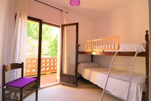 House | 2 bedrooms, iron/ironing board