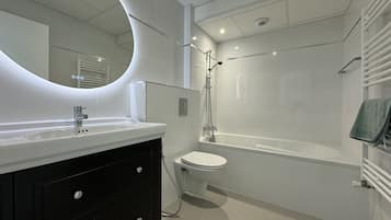 Apartment | Bathroom | Hair dryer