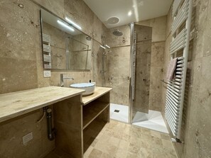 Apartment | Bathroom | Hair dryer - Le Corner - Ville - 8 Pers (Le Mans)