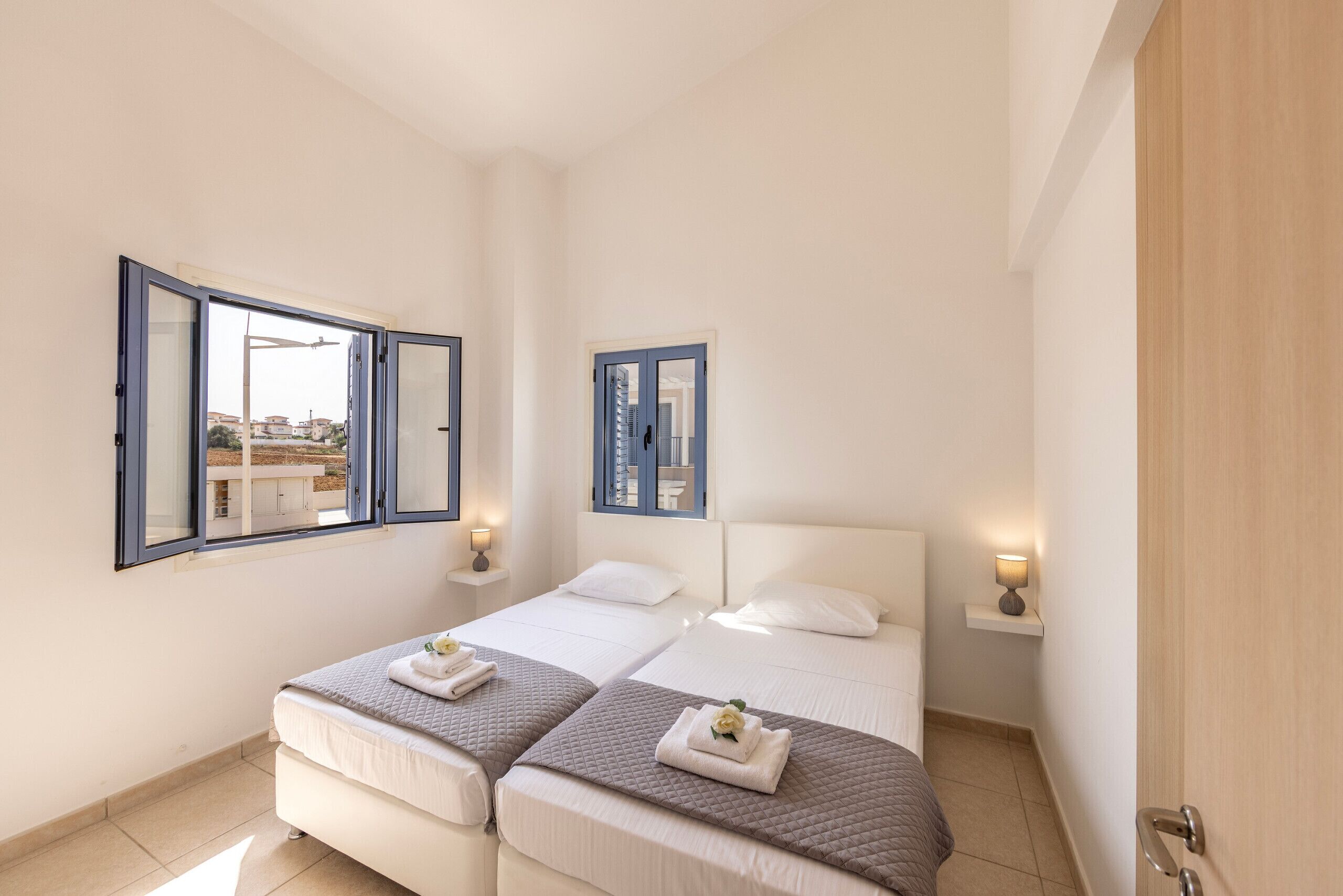 4 bedrooms, in-room safe, iron/ironing board, free WiFi