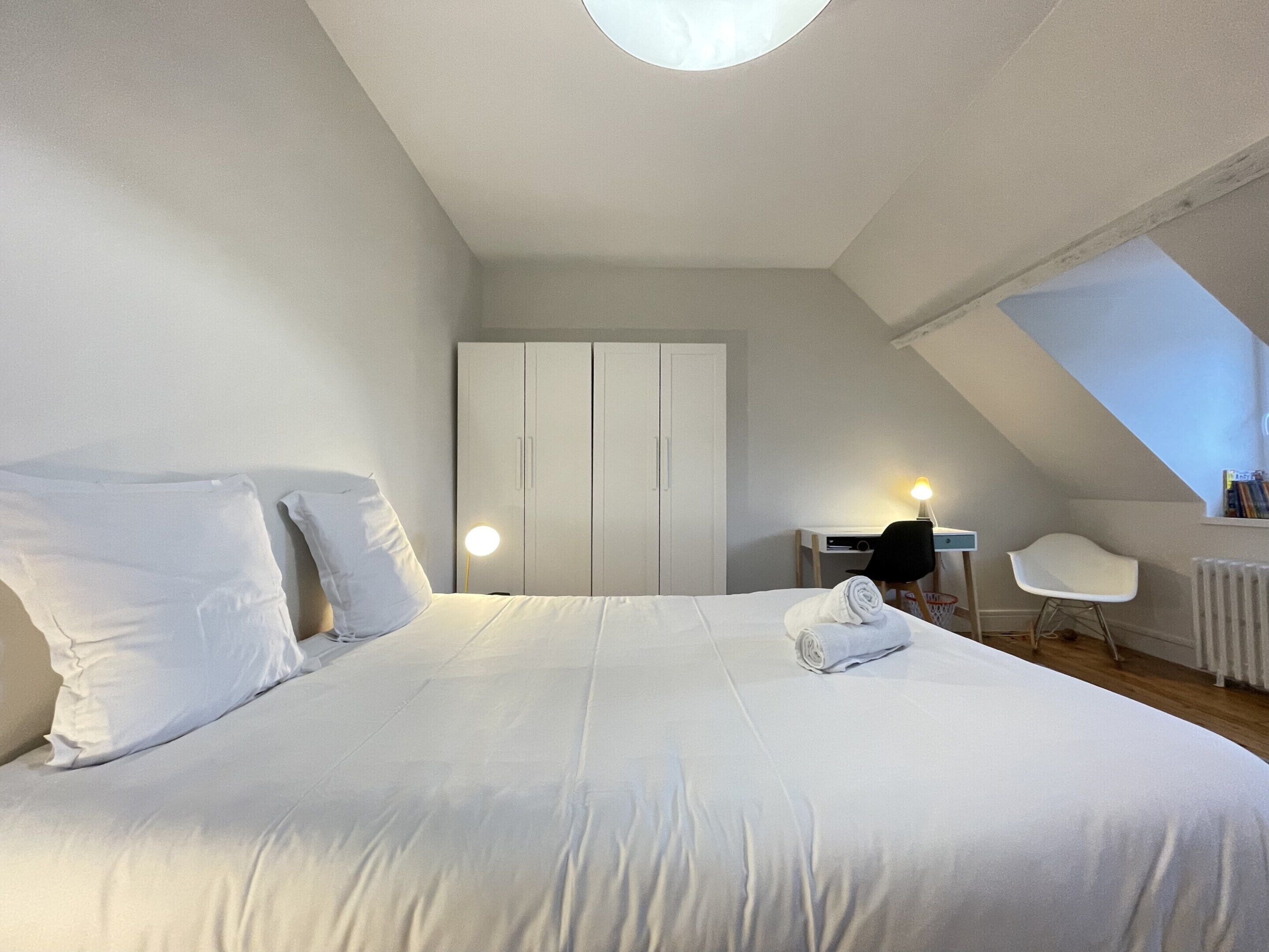 Biệt thự | 6 phòng ngủ, khu vực làm việc phù hợp cho laptop 