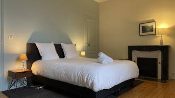 Villa | 6 bedrooms, laptop workspace, iron/ironing board