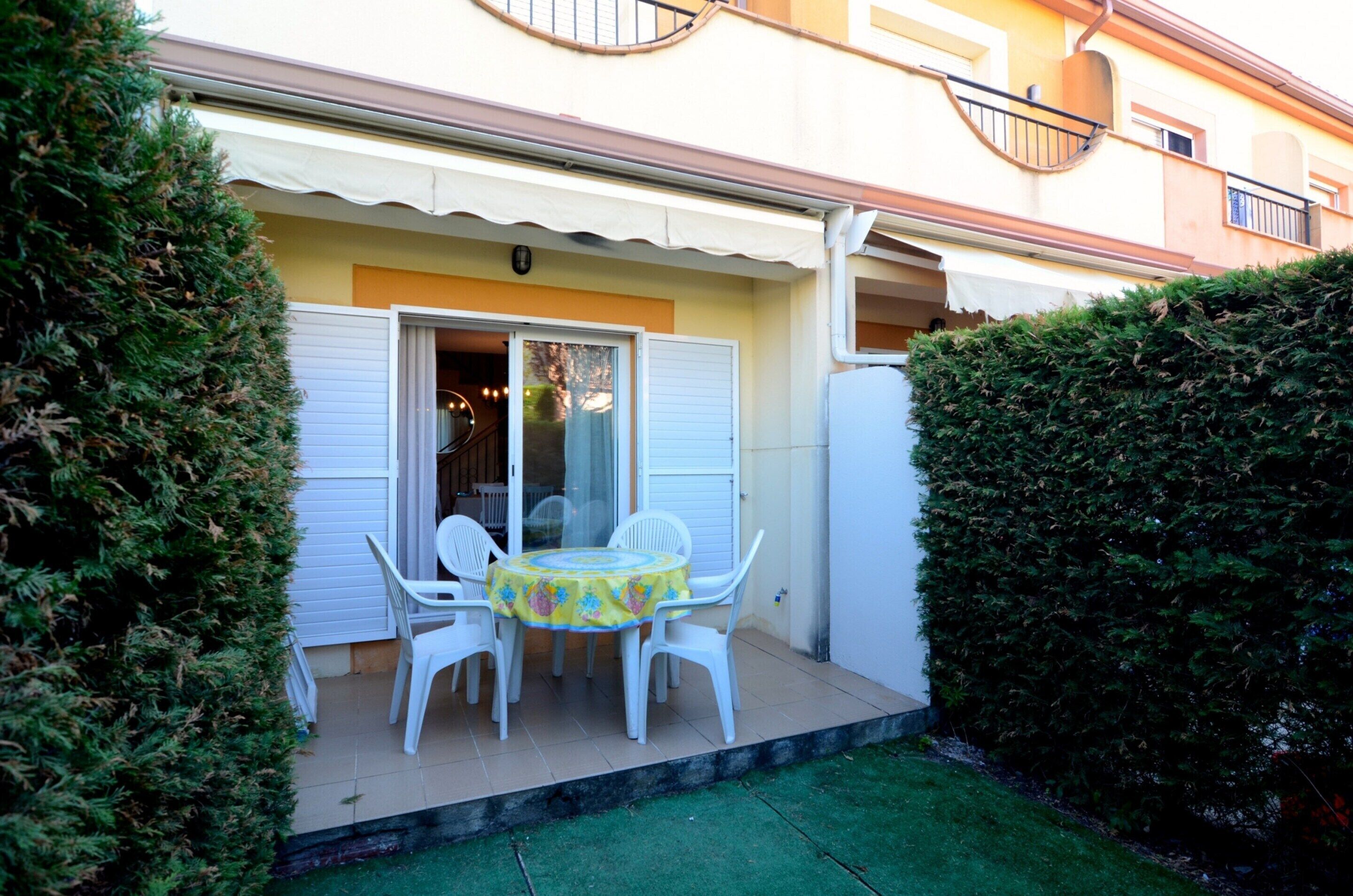 House | Outdoor dining