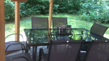 屋外ダイニングエリア