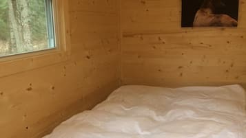 4 bedrooms, iron/ironing board, free WiFi