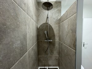 Appartement | Salle de bain | Séchoir à cheveux