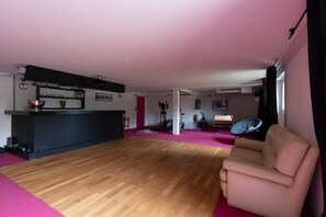 Villa | Reception