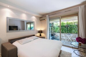 Fer et planche Ă repasser, Wi-Fi, draps fournis