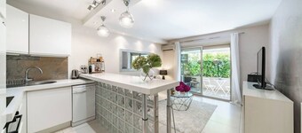 Chic Studio 5 Minutes from Croisette - with large terrace and AC