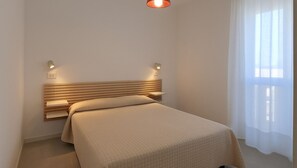 Apartamento, 2 habitaciones, balcón, vistas a la ciudad | 3 dormitorios