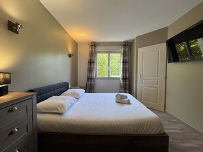 House | 4 bedrooms, iron/ironing board - House Near Le Mans Circuit With Garden (Montfort-le-Gesnois)