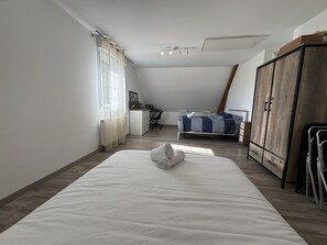 House | 4 bedrooms, iron/ironing board