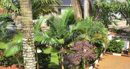 Entebbe's Premier Vacation Home—Sleeps 14+ with Lake Victoria view