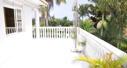 Entebbe's Premier Vacation HomeâSleeps 14+ with Lake Victoria view