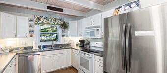 Top Tier; Near Lake MI & Downtown Charlevoix!