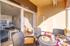 شقة | تناول الطعام بالخارج