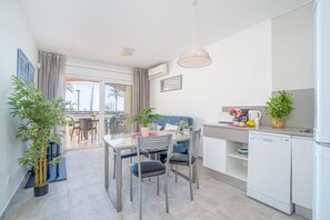 Apartment | Dining