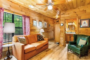 Smart TV, fireplace, foosball, table tennis - Sleeps 14; Blue Ridge Retreat- Firepit, Games, Dog Friendly, Fireplace, Mountain (Blue Ridge)