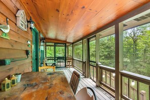 Dining - Sleeps 14; Blue Ridge Retreat- Firepit, Games, Dog Friendly, Fireplace, Mountain (Blue Ridge)