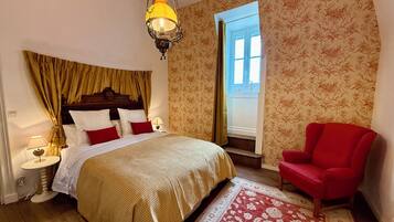 Iron/ironing board, free WiFi