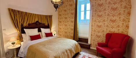 Superior Room, 1 Queen Bed, Non Smoking, Garden View