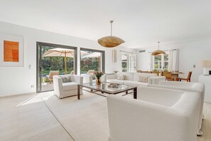 Villa | Living area