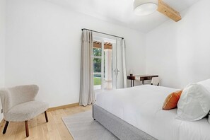Villa | 5 bedrooms, laptop workspace, iron/ironing board, bed sheets