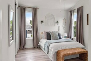 4 chambres, fer et planche à repasser, Wi-Fi, draps fournis