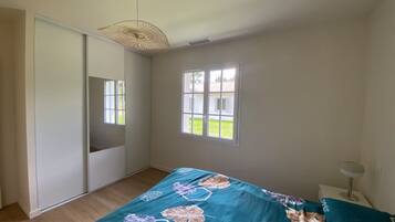 3 chambres, fer et planche Ă repasser, Wi-Fi, draps fournis