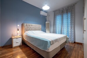 1 habitación, tabla de planchar con plancha, wifi y ropa de cama 