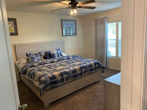 3 bedrooms, iron/ironing board, WiFi, bed sheets