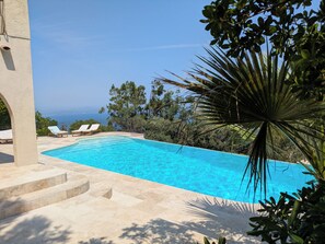 Pool - Villa Odyssée, panoramic view over the bays of St Tropez (Roquebrune-sur-Argens)