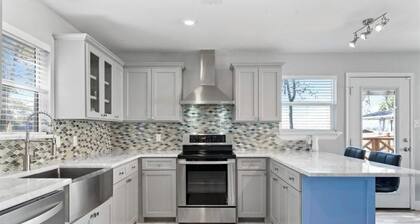 Cozy Modern Lakehouse on Cedar Creek – Dock, Fire Pit, Pet Friendly!