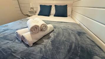 2 chambres, fer et planche Ă repasser, Wi-Fi, draps fournis