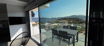 The Artist, Best Sea View in Porto Rafti