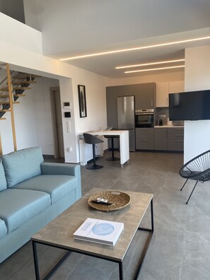 Smart TV - The Artist, Best Sea View in Porto Rafti (Porto Rafti)