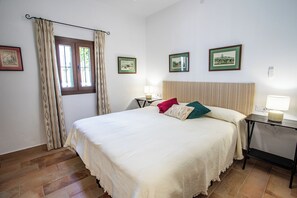 4 quartos, ferros/tábuas de passar roupa, Wi-Fi de cortesia