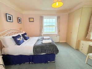 3 chambres, fer et planche à repasser, Wi-Fi gratuit, draps fournis