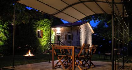 Podere Monte, panoramic terrace on the Apennines with walks and barbecues.
