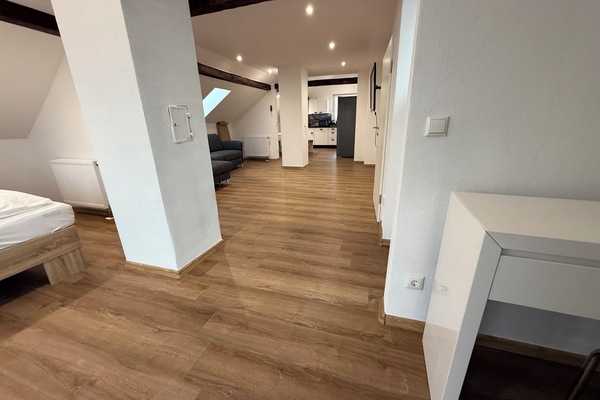 Flat-screen TV, heated floors