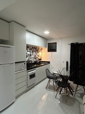 Micro-ondas, cooktop, lava-louças