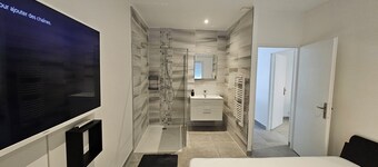 6-person apartment Fully air-conditioned