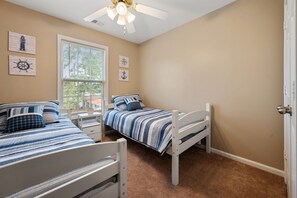 3 bedrooms, iron/ironing board, WiFi, bed sheets