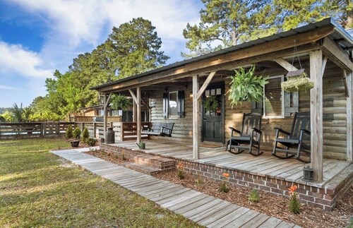 Luxury Farm Stay with Hot Tub, Pool & Animals