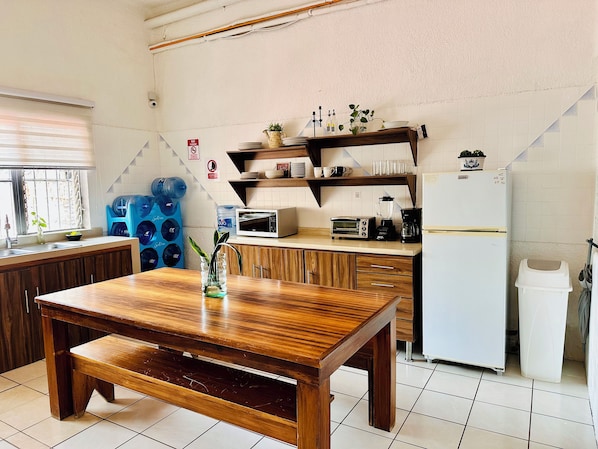 Fridge, microwave, oven, cookware/dishes/utensils