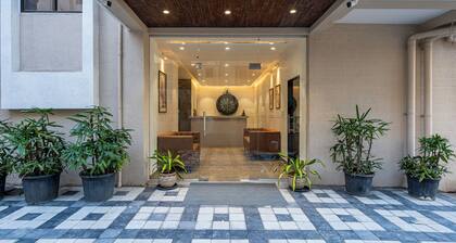 Hotel StayBird - Cove Kharadi