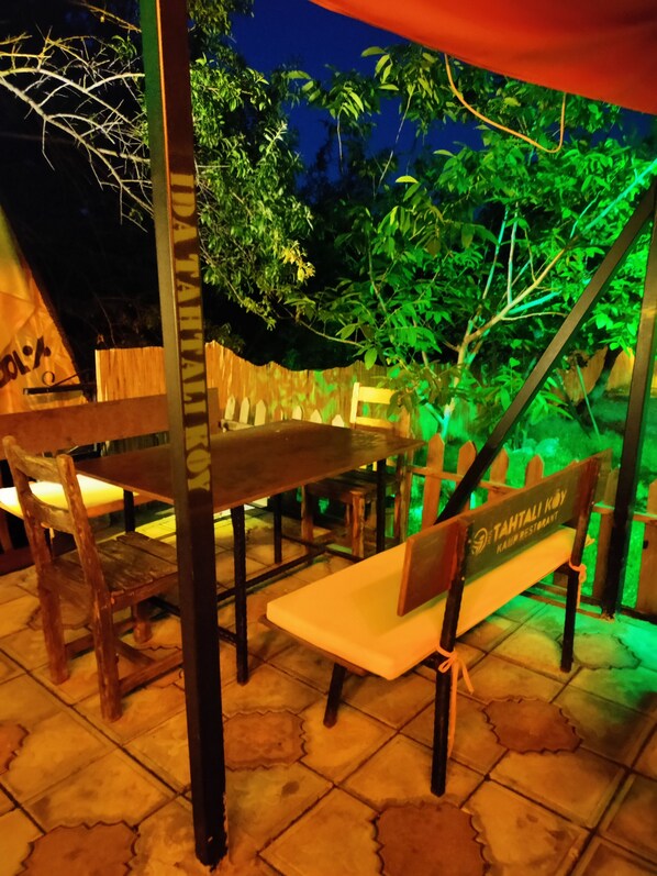 Family Bungalow, Patio, Mountain View | Teres/patio